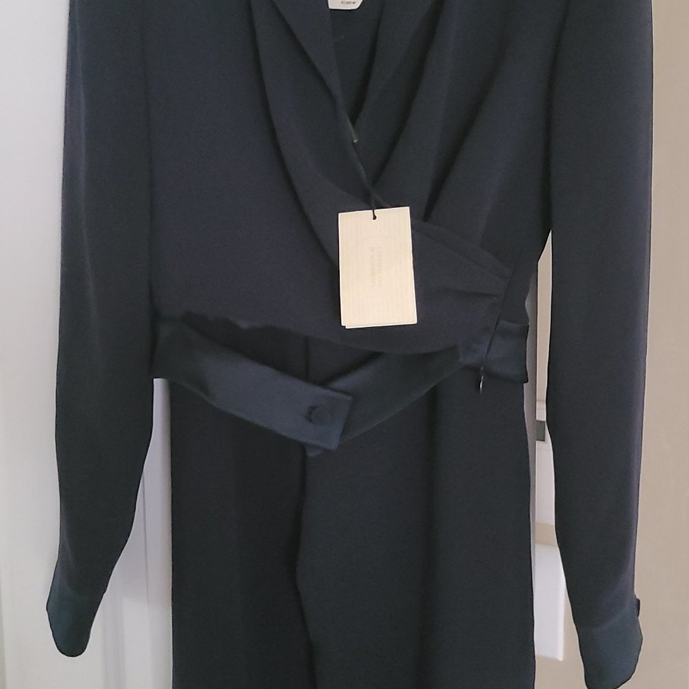 Girogio Armani, Size 6, Navy